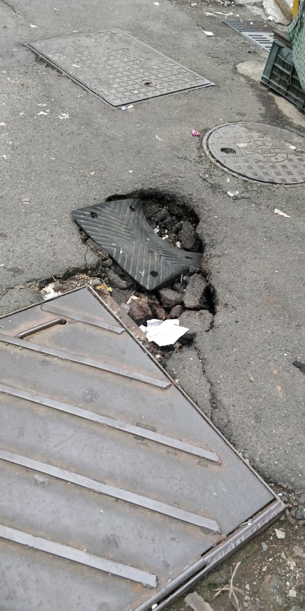daenaS's tweet photo. Thank you for the swift action! On Sunday I reported a road repair complaint on your portal and today I reminded you via a call and you came within two hours and fixed it! So impressed. You also sent me the pictures of the finished work! Fantastic job @mybmc @mybmcRoads https://t.co/7zdATjhX7s