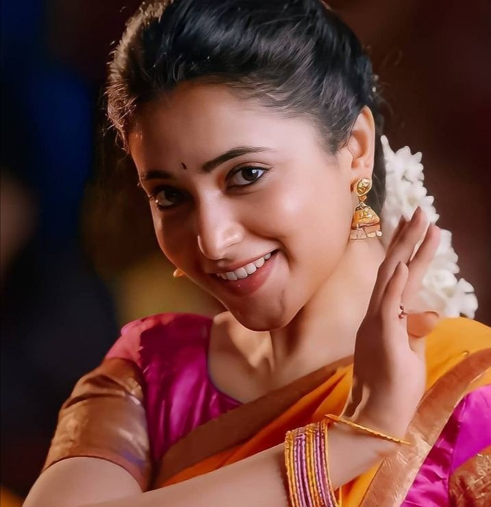 Follow and support @PriyankaTrendz  ❤️
Fans page of our chellamma @priyankaamohan 😍❤️
Admin:- @itzSingam 😎

#Doctor  #Suriya40BySunPictures