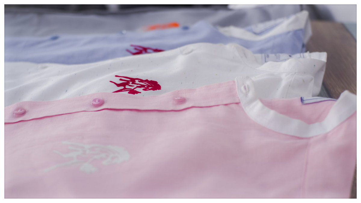 GESINDEOfficial's tweet photo. B A N D  C O L L A R shirts. Stylish warm weather wear. #GESINDE #bancollarshirts https://t.co/7msa9ZeHir