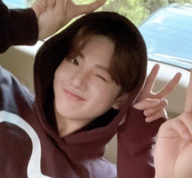 this pose is so endearing to me