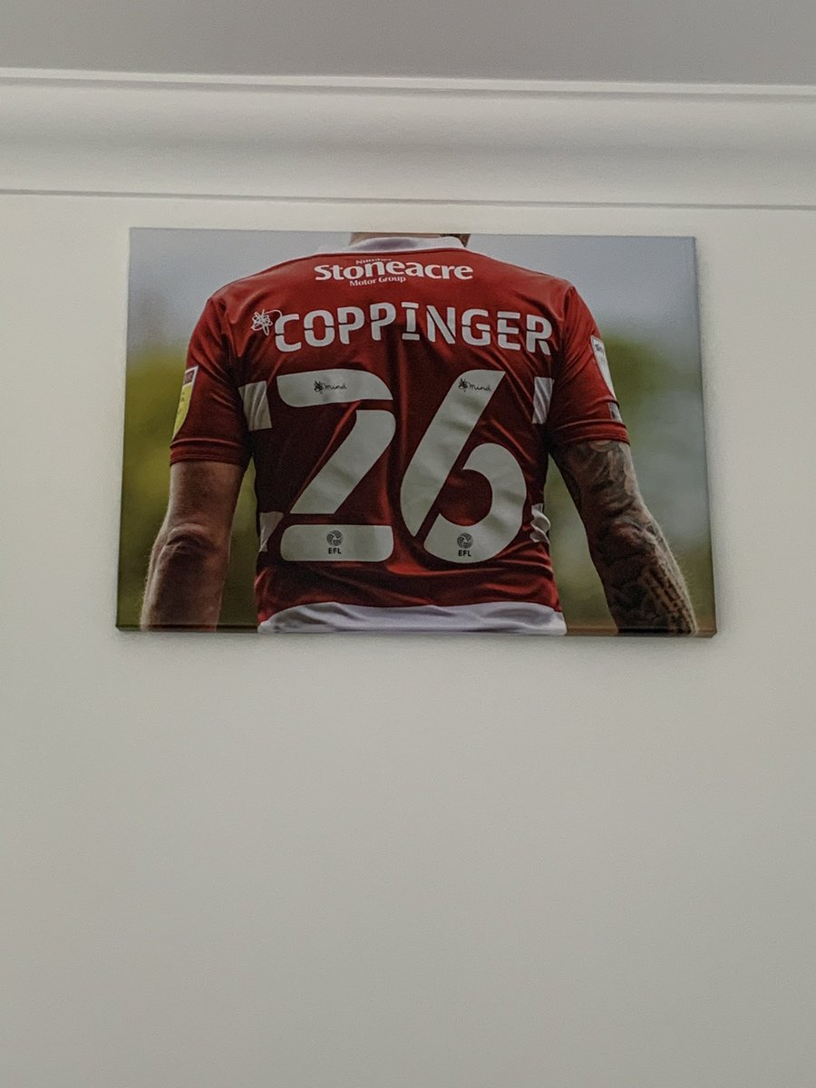 ClaireHowle's tweet photo. Finally up on the wall! First of many. My son wants to fill the wall eventually of photos/canvases /posters. Thanks @heatherrking he loves it. @Coppinger26 just need the Gold shirt signing next to go with it!!🤞🙏🏻 x #drfc #football #canvas #legend #goat #JC26 https://t.co/D2JEcbaUsW