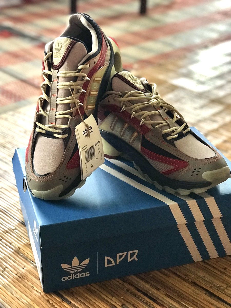 jiana_mae_mj's tweet photo. Because Daniel get this from DPR so I bought this for myself.. tq @TeeKONed help me again…
#KANGDANIEL #강다니엘 #ADIDASxDPR https://t.co/1KtbBOPyDq