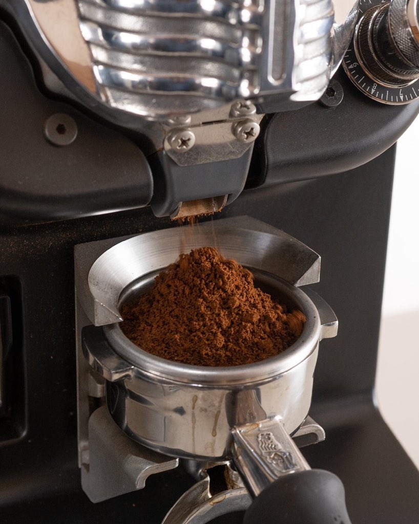 threeonecoffee's tweet photo. Precision is key, and the #MythosTwo helps Moonstruck Coffee achieve their target!
#ThreeOneCoffee #VictoriaArduino #Mythos2 #MoonstruckCoffee #ClimaPro2 #GrindByWeight #Gravimetric #MythosGrinder https://t.co/XEOP7xNA59