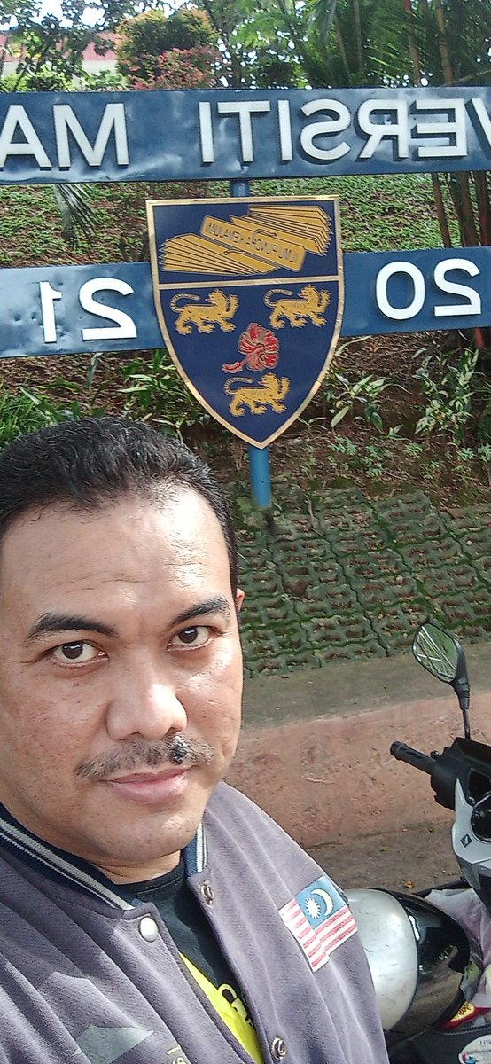 isma8079's tweet image. Hampir 2 tahun covid melanda,logo tahun d um tetap di letak kan tanpa penghuni,tanpa pelajar ,kesibukan cepat lah beransur covid di muka bumi ni ,Ya Allah ko pulih kan lah semula bumi ini .