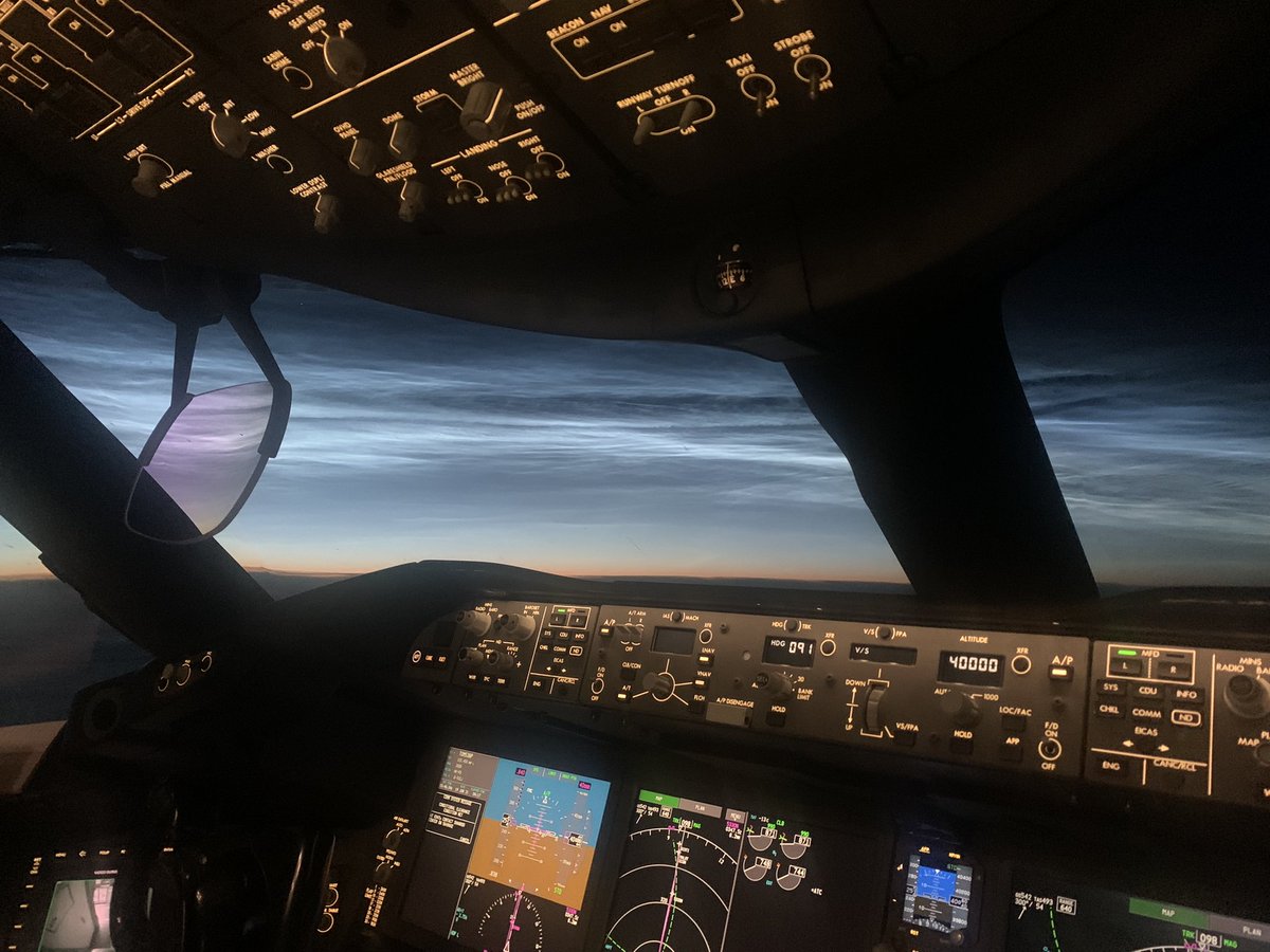 benfoxy123's tweet photo. Does anybody know what type of clouds and height these are- never seen anything like it before???😳

Taken a few nights ago, back from the US ✈️

@Lauratobin1 can you shine some light with your expertise? @GMB 

#Meteorology #Cloud #Weather #B787 #Dreamliner #FL430 #AvGeek #view https://t.co/2PNm1oEBhl