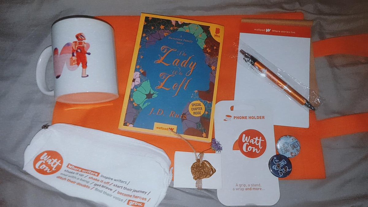 uisjentielle's tweet photo. The First Haverston Couple is finally here with wattpad freebies😍. Athough its quite embarrassing when I answered😂, still, I'd like to offer my heartfelt gratitude to @blissbooksph and to Ms. @jdruizwattpad for this😘💕.
Thank you so much po🥰
#TLWL 
#greenwriterstories https://t.co/upKyV0Dp83