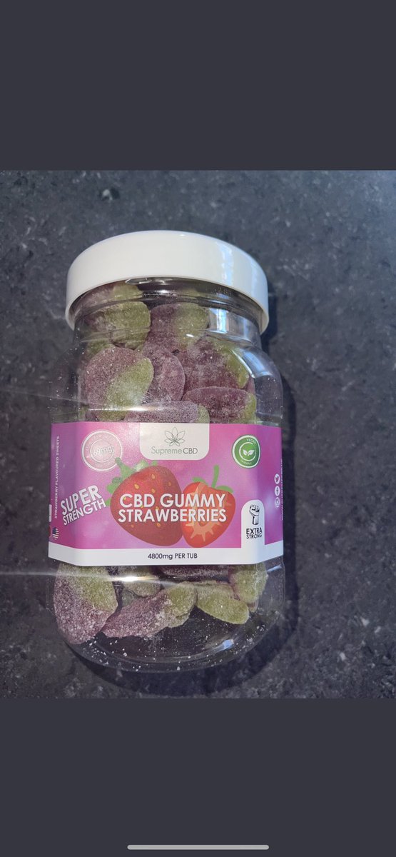 RETWEET this for me plz people 🙏🏻 🔥 69mg CBD per sweet,  DM ME order 4800MG CBD per tub and taste amazing, boss discount for my followers only 💚