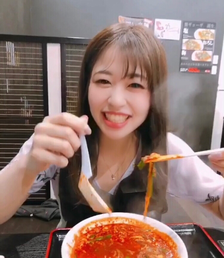 ワンダーランド香椎本館 統括店長 うさこです 昨日のaiの桝本の辛麺 私は辛か25辛で頼みます 検証したんですが辛も25辛も差が大してないのです うさこ辛くて食べれないわ ってなる辛いラーメンご存じの方 ぜひうさこに情報をください