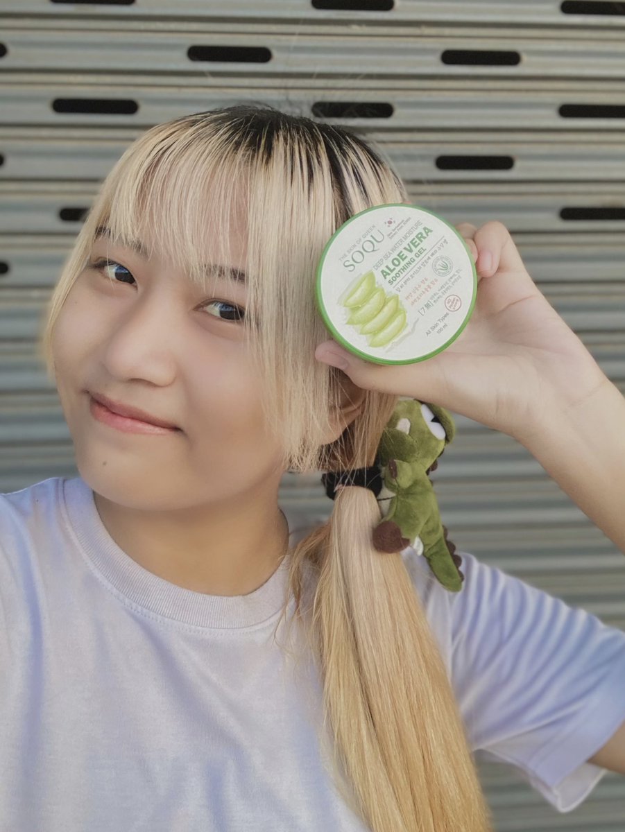 Iambanane_'s tweet photo. 💚ทุกคนขา #เจลว่านหาง โซคิวคือปังมาก กระปุก 100 ml. 69.- เค้าไม่มีพาราเบน อากาศร้อนๆ แบบนี้ ใช้ทาบำรุงผิวหน้า ผิวกาย เล็บ มือ ได้หมดเลย หรือจะทาบำรุงผิวหลังออกเเดดก็เริ่ด เค้าชอบที่น้องเพิ่มความชุ่มชื้นดี ซึมไว ไม่เหนอะหนะ เเถมมีส่วนผสมจากน้ำแร่ธรรมชาติด้วย #SOQU #soqualoevera https://t.co/TVGUqXy03Q