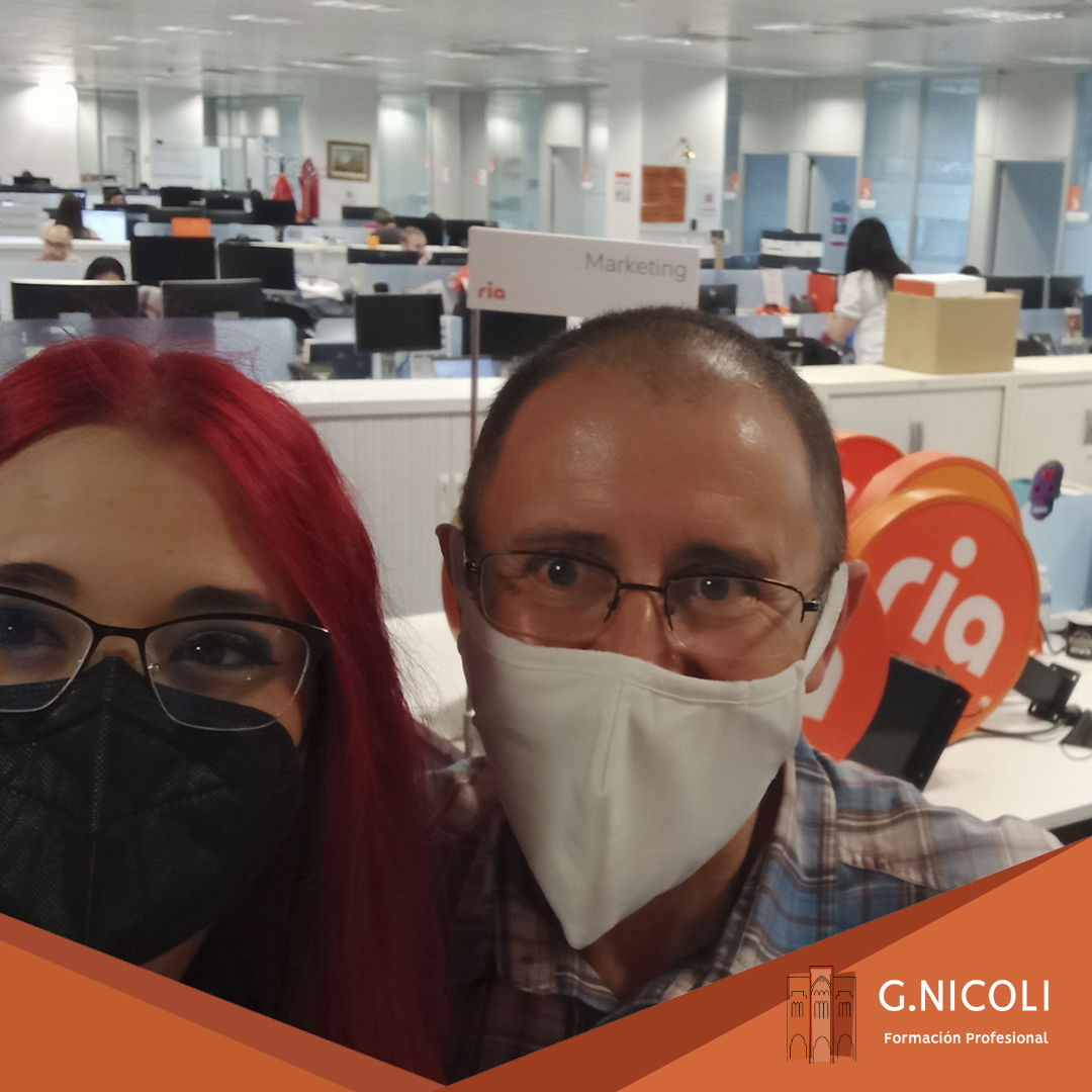 ColegioNicoli's tweet photo. Una alegría volver a ver a alumnos de promociones pasadas de FP #SMR en su puesto de trabajo.
Hoy, nuestro profesor Jesús con Raquel en #RIAFinancial, empresa con la además tenemos convenio. 👩💻
#ColegioNicoli https://t.co/9crEG9tBRR