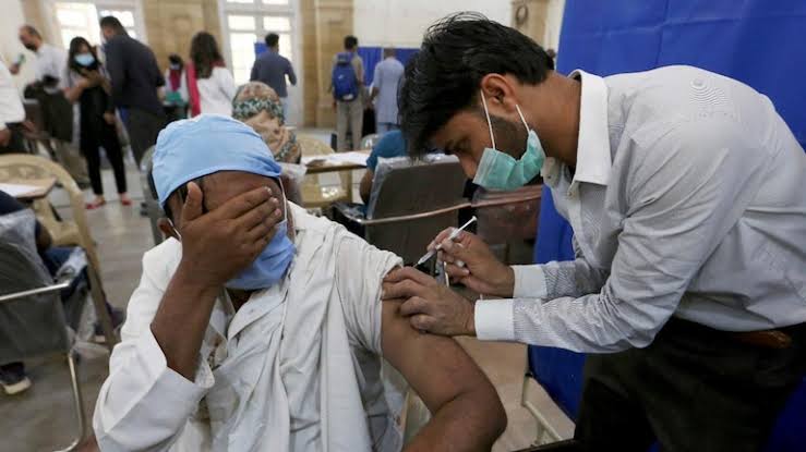 bard2verse1's tweet photo. A record 86 lakh vaccines in a single day, 
Looks like India's #Covid fight is up and away, 
Of course the road is long, the light unseen, 
But at least the eye can now catch a breakout ray. 
#lemonylimerick #COVID #VaccinationDrive #NumbersThatMatter #86lakh https://t.co/Tm8I02lcBV