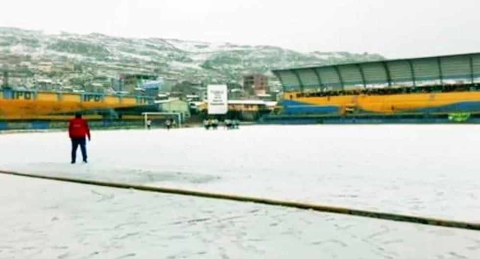 elenganche's tweet photo. "Jugar en Cerro Pasco contra #UnionMinas era, literalmente, trepar al infierno. Luchar con todos esos factores era una labor titánica"
@SalinasDeportes en #ElEngancheStories (@elenganche) en @Audible_ES
1: Cerro de Pasco: El estadio más alto del mundo
https://t.co/i8TuQfcYMr https://t.co/fHAmKjayPI