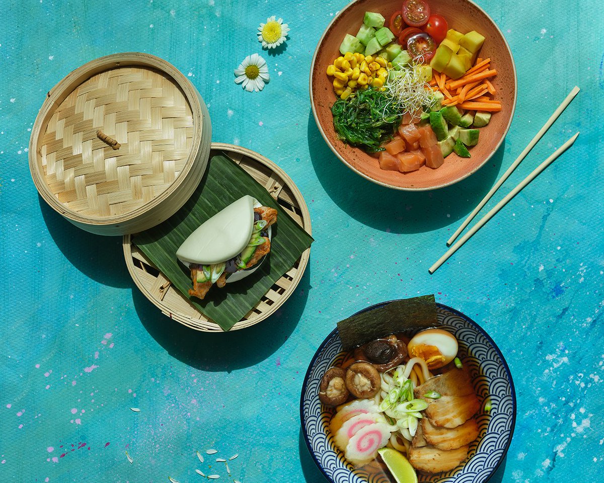 UDON Asian Food (@udon__es) on Twitter photo ¡Ya han llegado las nuevas sugerencias de verano de UDON! ☀️Tres platazos TOP muy fresquitos 🙌 Salmon Pokedon, con salmón marinado, Hiya Ramen, un exquisito ramen frío y el Veggie Bun, con <a href="/HeuraFoods/">Heura Foods</a> 😍 Ven a probarlas a tu #UDON más cercano
#NuevosSabores #AsianFood ¡Ya han llegado las nuevas sugerencias de verano de UDON! ☀️Tres platazos TOP muy fresquitos 🙌 Salmon Pokedon, con salmón marinado, Hiya Ramen, un exquisito ramen frío y el Veggie Bun, con <a href="/HeuraFoods/">Heura Foods</a> 😍 Ven a probarlas a tu #UDON más cercano
#NuevosSabores #AsianFood