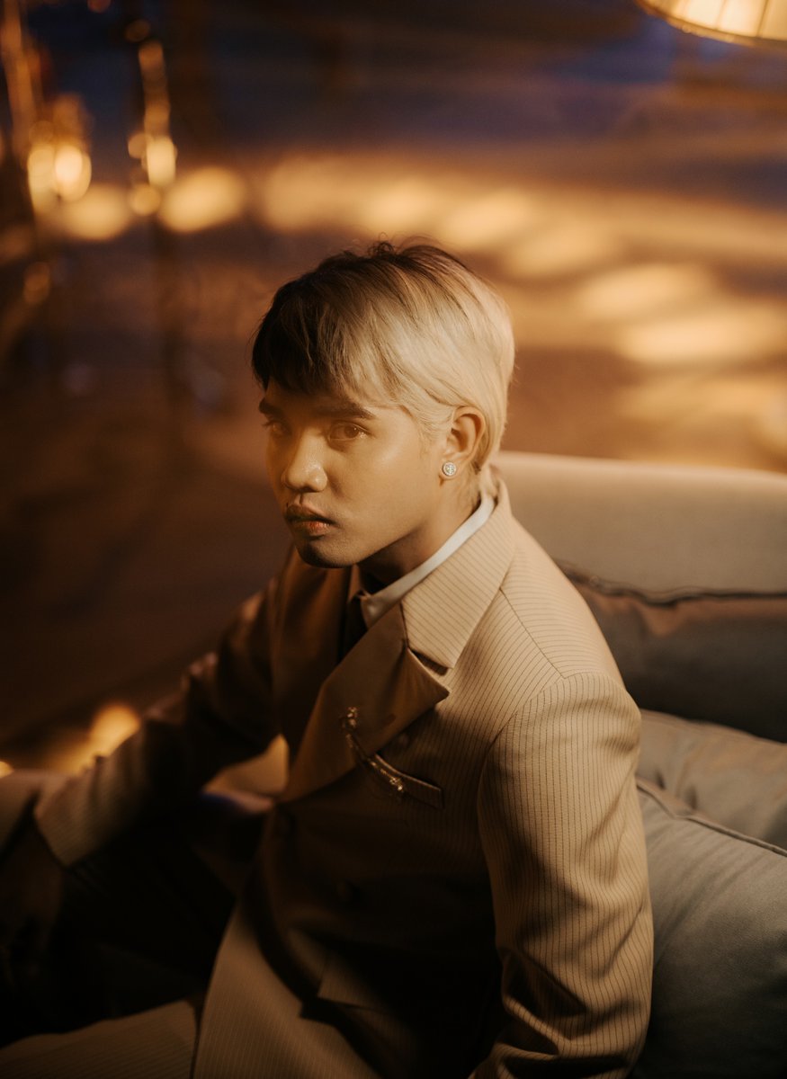 BenAndBenMusic's tweet photo. πΈ #SBEN19MAPA Concept Photo #2
<Official Audio>
2021.06.27 | 00:00 PHT
<Official Video Release Date>
2021.06.27 | 19:00 PHT
In frame: @SB19Official - #SB19_PABLO, Ben&Ben - Miguel Benjamin and Paolo Benjamin https://t.co/cwBvAseqws