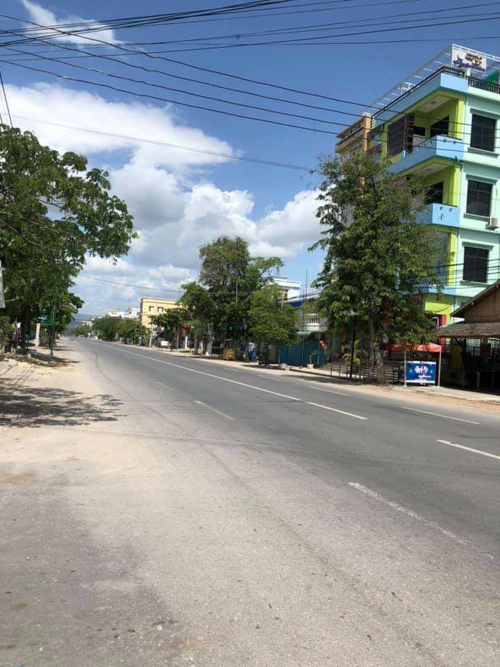 SpringBago's tweet photo. Current #ManawHeri Condition #Mandalay. 

Military thugs didn't allow to go 55x 57 St and forced to return the vehicles, and shot them if they do not. 
The SAC thugs especially targeted the youths. 

#WhatsHappeningInMyanmar
#June22Coup https://t.co/Io8ebEqYiT