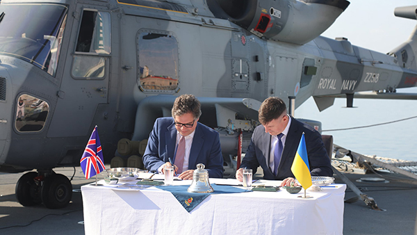 Эксперты оценили меморандум Британии и Украины о базах ВМС и строительстве военных кораблей