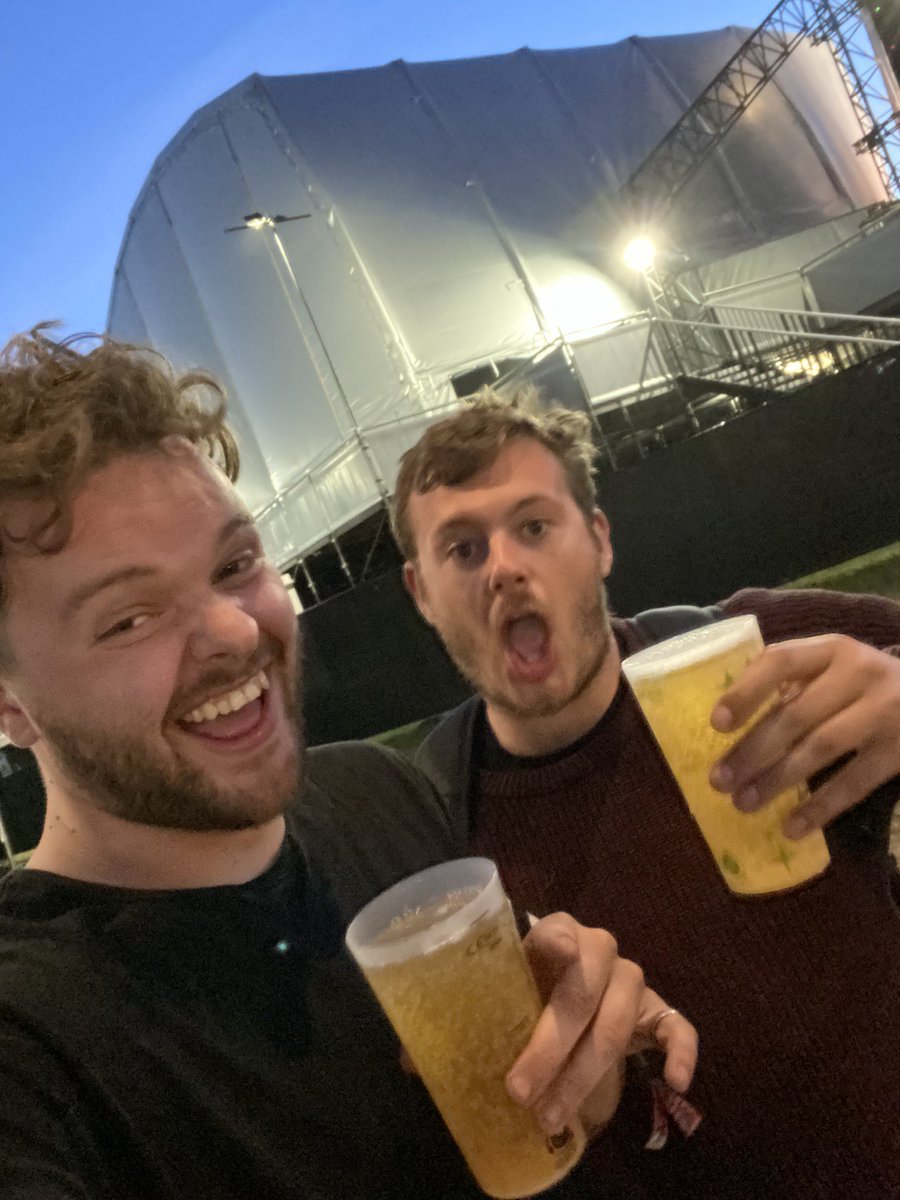 BalcsHobo's tweet photo. Walk with authority and you can also blag your way back stage at download festival. 

@FatStrats 

#letsalldocrack https://t.co/y5t0EH5Bib