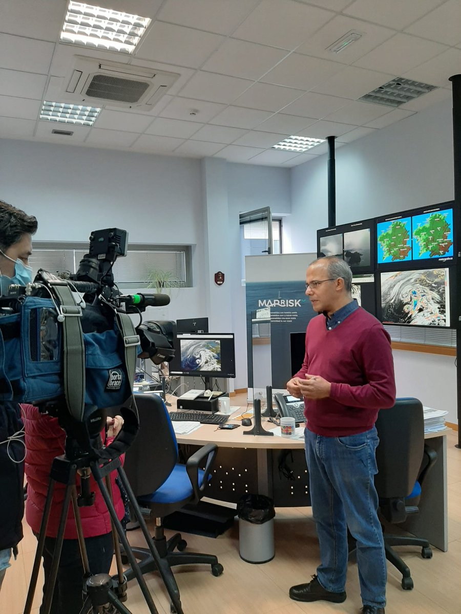 Mar_Risk's tweet photo. Como broche final del proyecto #MarRISK, dedicamos la semana a recordar algunas de nuestras actividades más importantes. En estas imágenes: 

1⃣ Calendario "Manifiesto Atlántico" (@BicosdePapel)
2⃣ Participación en @business2sea.
3⃣ Entrevista en la TV pública portuguesa @rtppt https://t.co/rKYWHVS8MU