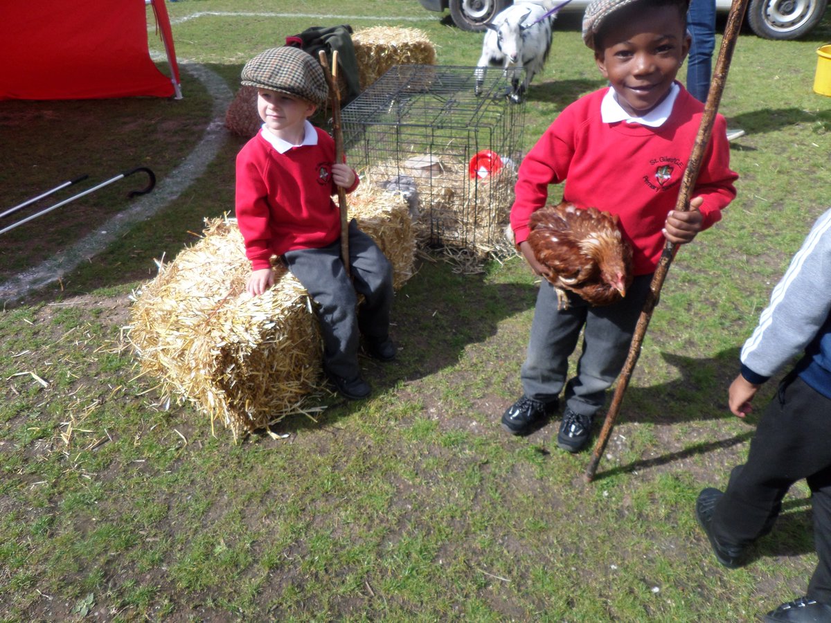 StGilesPrimary's tweet photo. We're having a great morning with Southfields Farm @FFLWalsall ! https://t.co/6pacZd0S6c