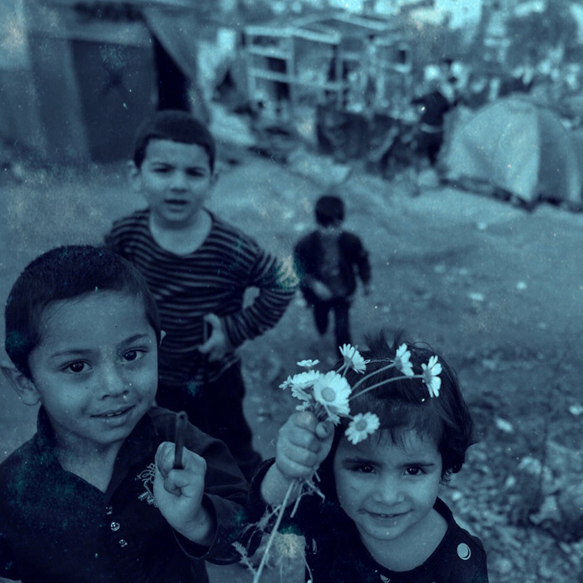 Rua_Do_Mundo's tweet photo. Esta semana: os refugiados no mundo, uma realidade que parece distante e esmagadora mas que está próxima e não é assim tão difícil de resolver. Onde ouvir? Apple https://t.co/VfnGmCr09b | Spotify https://t.co/OQK1sabeTq | Outras plataformas https://t.co/Jz4q4SjQzy https://t.co/0z4A0R7jn3