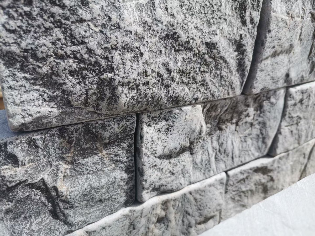 LeonSu20's tweet photo. Stone bricks. https://t.co/0xCcXbi54y