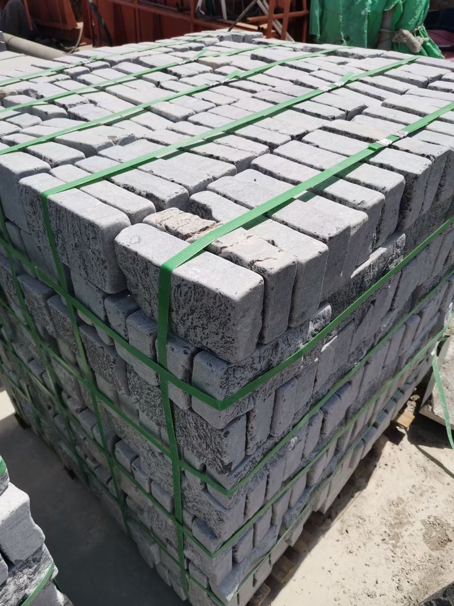 LeonSu20's tweet photo. Stone bricks. https://t.co/0xCcXbi54y