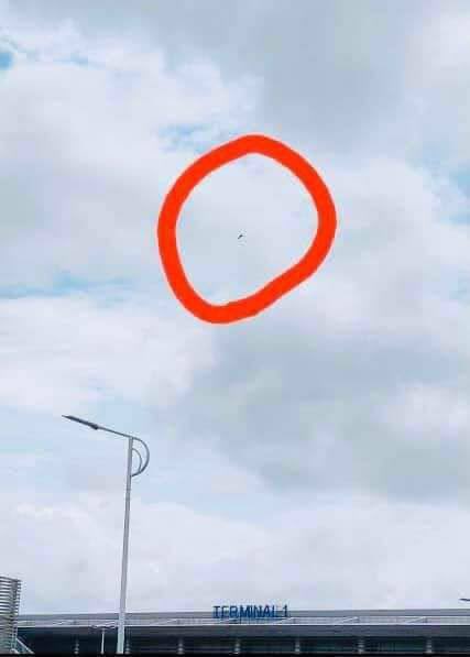 cario_real's tweet photo. Military Jet fighters were seen departing from Yangon Terminal airport and hovering above the sky to scout around.  #NoFlyZoneInMyanmar  #WhatsHappeningInMyanmar #June22Coup #UnfetteredAccessForAids https://t.co/tieRqHGIhZ