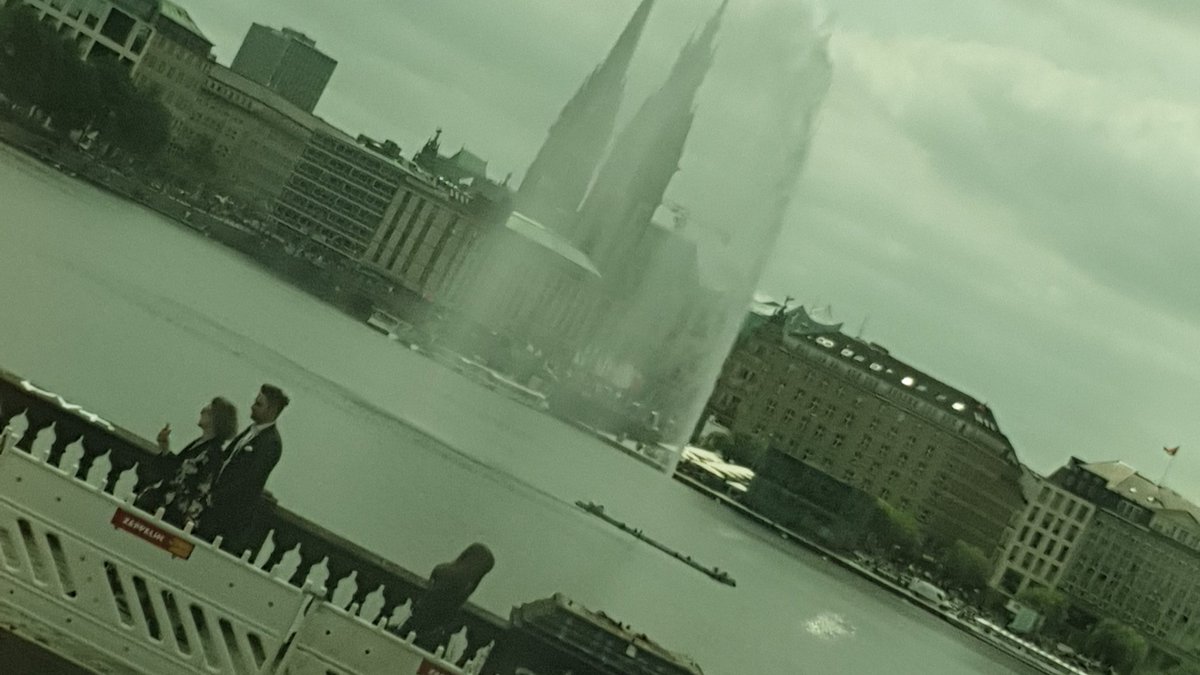 Seinstuhl2's tweet photo. Bye Bye Hamburg https://t.co/QNO6vYX0y3