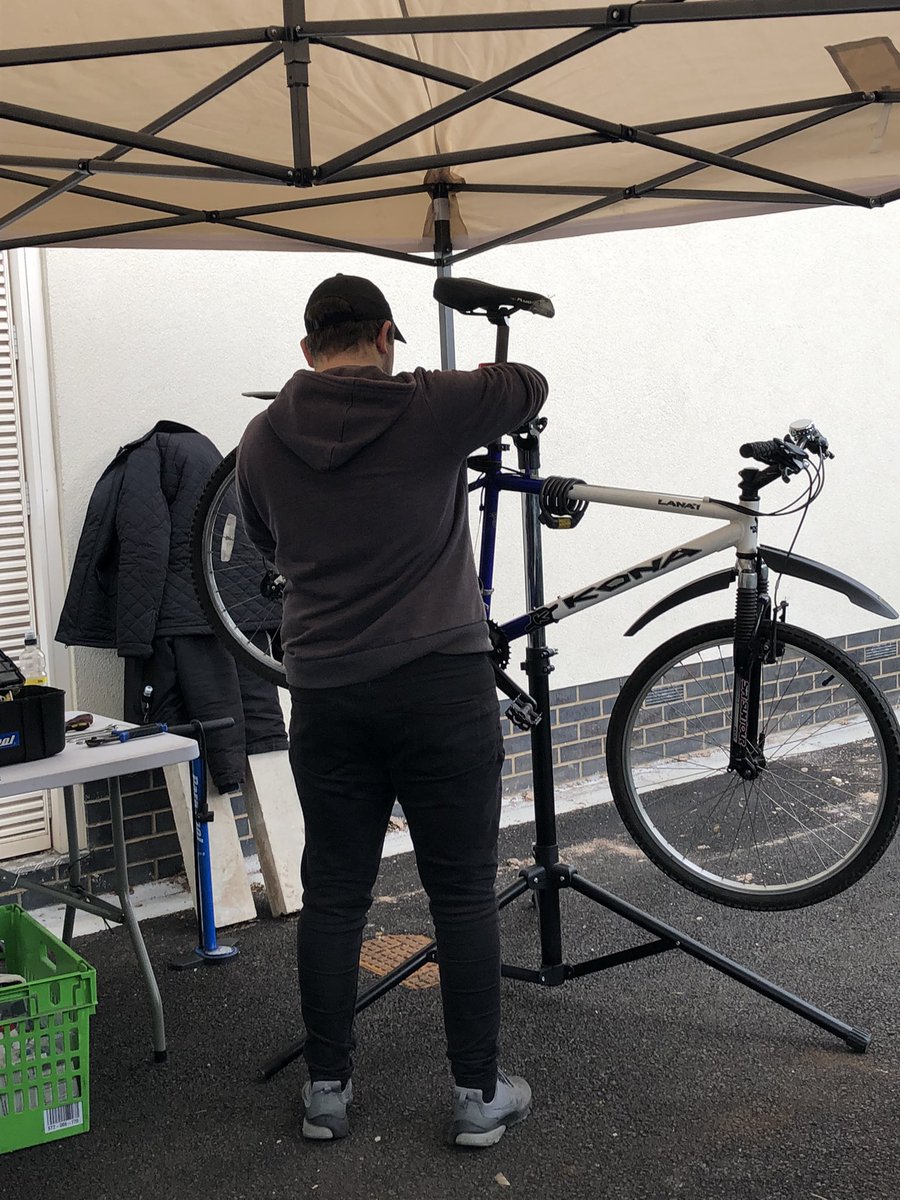 EmmaLenegan's tweet image. Dr Bike free cycle maintenance at @ROHNHSFT with @CyclingUK_WMids Community Cycle Club New Routes #cycletowork #cycleuk #cycling #lovetoride #cyclemonth #safecycling #biketlc