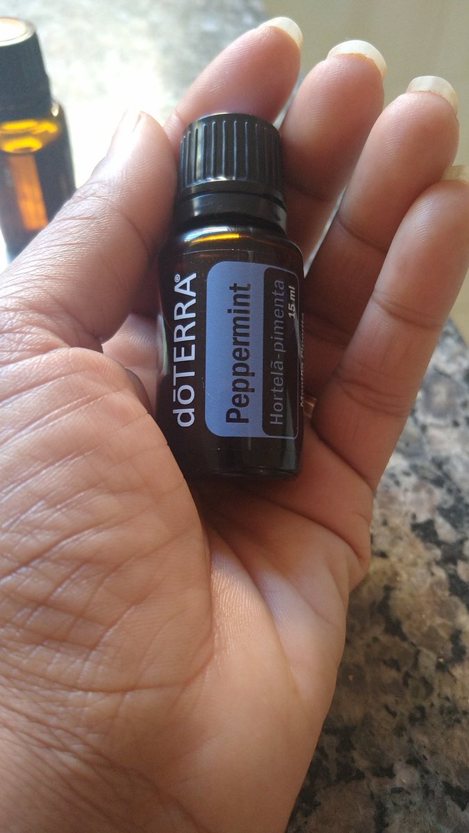AndreniseD's tweet photo. Parece mentira de tão bom 😃
Apaixonada com os óleos essências do Terra. https://t.co/VvwznJlyTT