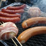 フィンランドの人生が変わるBBQ!マッシュルームにチーズを詰めてベーコンで巻いて焼く!