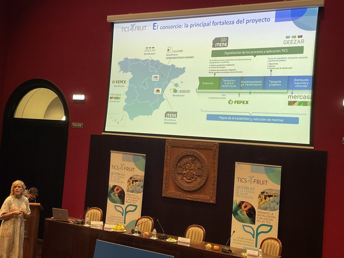tics4fruit's tweet photo. @PCTAD como coordinador del proyecto nos muestra una de las fortalezas de #tics4fruit,  el consorcio https://t.co/CICHh84Kk4