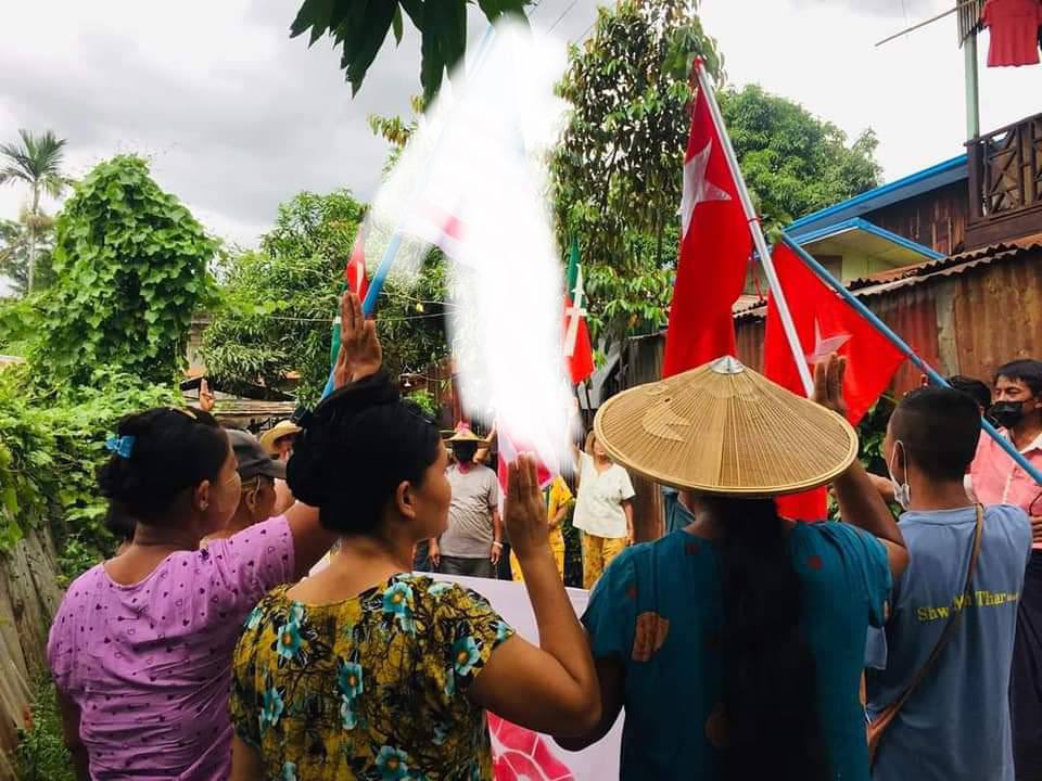 KabyarAye's tweet photo. Amid the tight security of the terrorist(SAC), residents of Tamakhan,Hpakant managed to staged a rally against military dictatorship.  #WhatsHappeningInMyanmar  #June22Coup  #UnfetteredAccessForAids https://t.co/kOA1Jalwe2