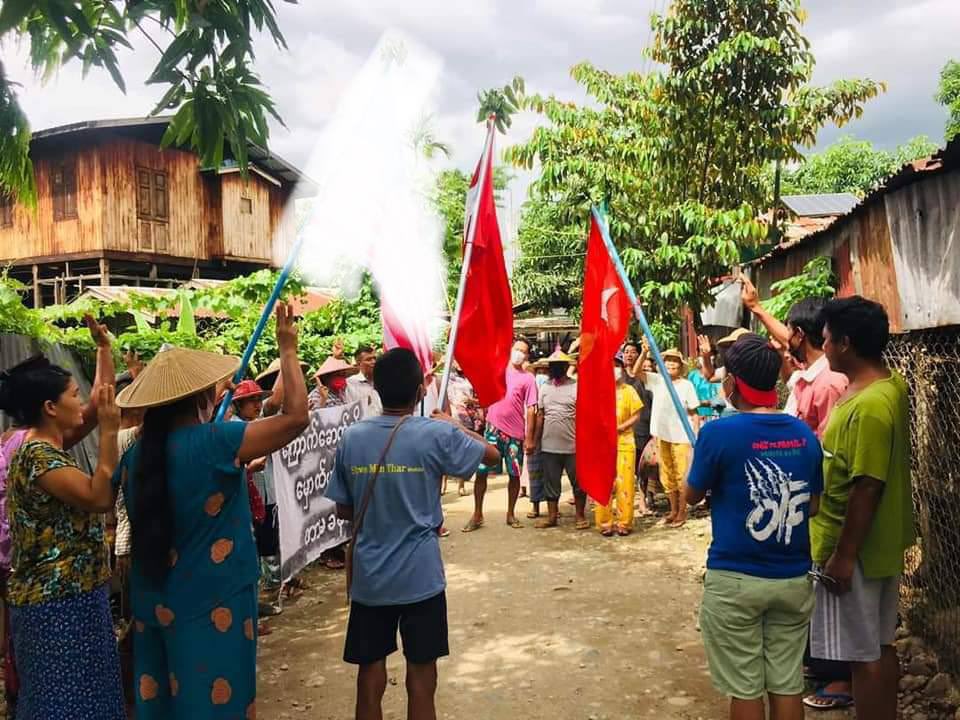 KabyarAye's tweet photo. Amid the tight security of the terrorist(SAC), residents of Tamakhan,Hpakant managed to staged a rally against military dictatorship.  #WhatsHappeningInMyanmar  #June22Coup  #UnfetteredAccessForAids https://t.co/kOA1Jalwe2