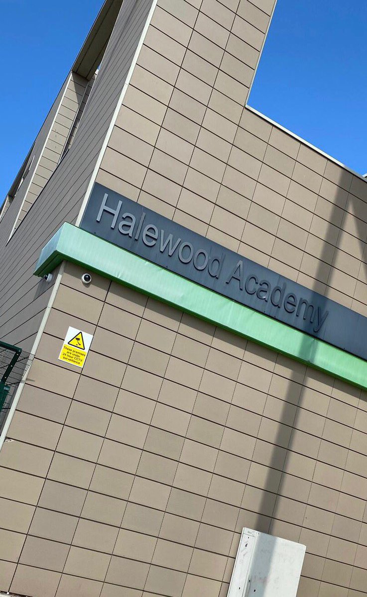 allaboutfutures's tweet photo. CREST Discovery Day LIVE @HalewoodAcademy 

Workshop 1: Would you trust a machine? 
How useful is AI &amp; how trustworthy is it? So many insightful answers from learners - fantastic! 🌟

Follow LIVE: @AllAboutSTEM @CRESTNorthWest 

@CRESTAwards #STEM #School #Activities #Support https://t.co/VaX6YTDGSS
