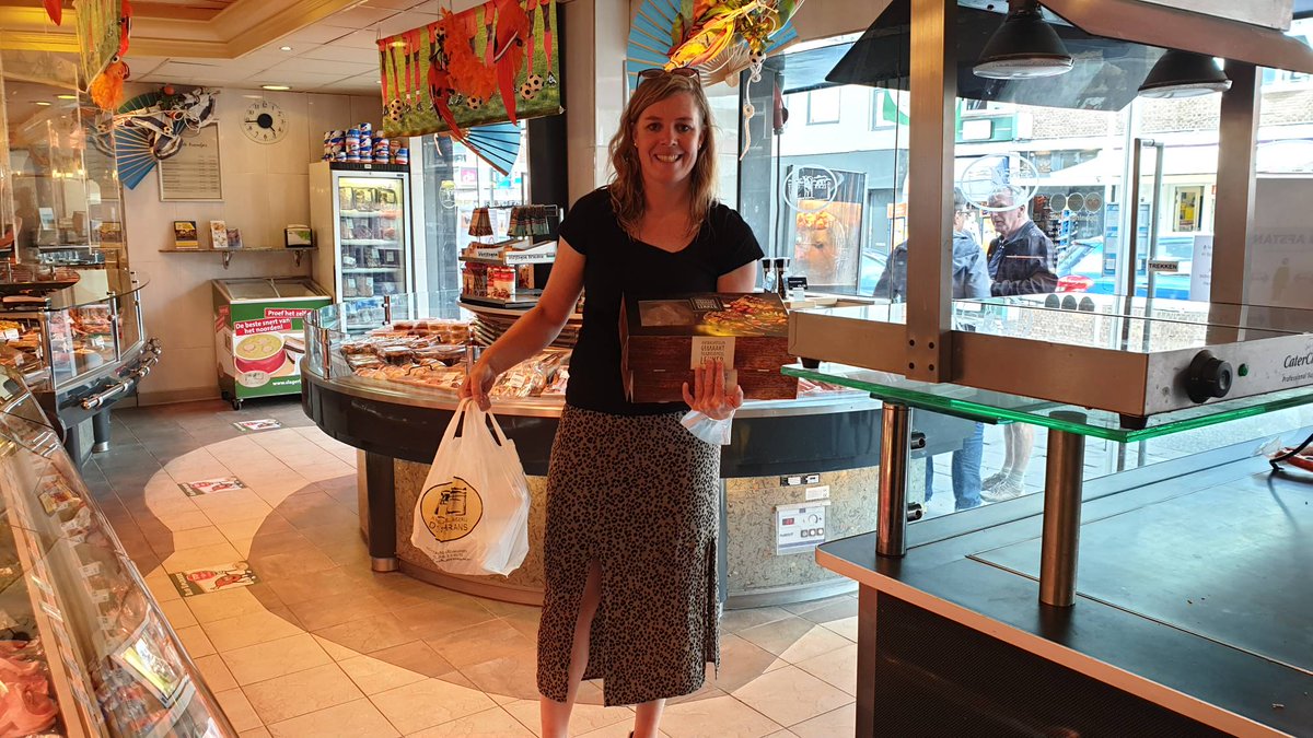 De 1e winnares van de EK winactie! 👌
Geniet ervan.🥳

#Leeuwarden #Schrans #winactie #winnares #EKschotel #EK #Nederland #EK2021 #barbecue #barbecueschotel #barbecuetijd #voorspelenwin #Meerdaneengewoneslagerij