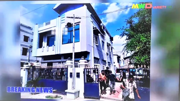 IrrawaddyNews's tweet photo. The People’s Defense Force #Mandalay said some of its members and arms were seized by junta troops in a raid on the group’s base in Chanmyathazi Township on Tuesday. The military said it killed eight fighters and detained eight others during the raid. 

#WhatsHappeningInMyanmar https://t.co/MpLZdaykT9
