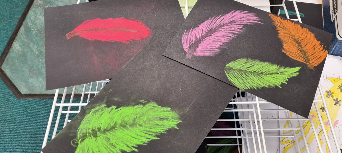 MrColvinCPS's tweet photo. We created feathers using chalk pastels as part of our focus on native american culture. The results are amazing https://t.co/2yOiBPdm0M