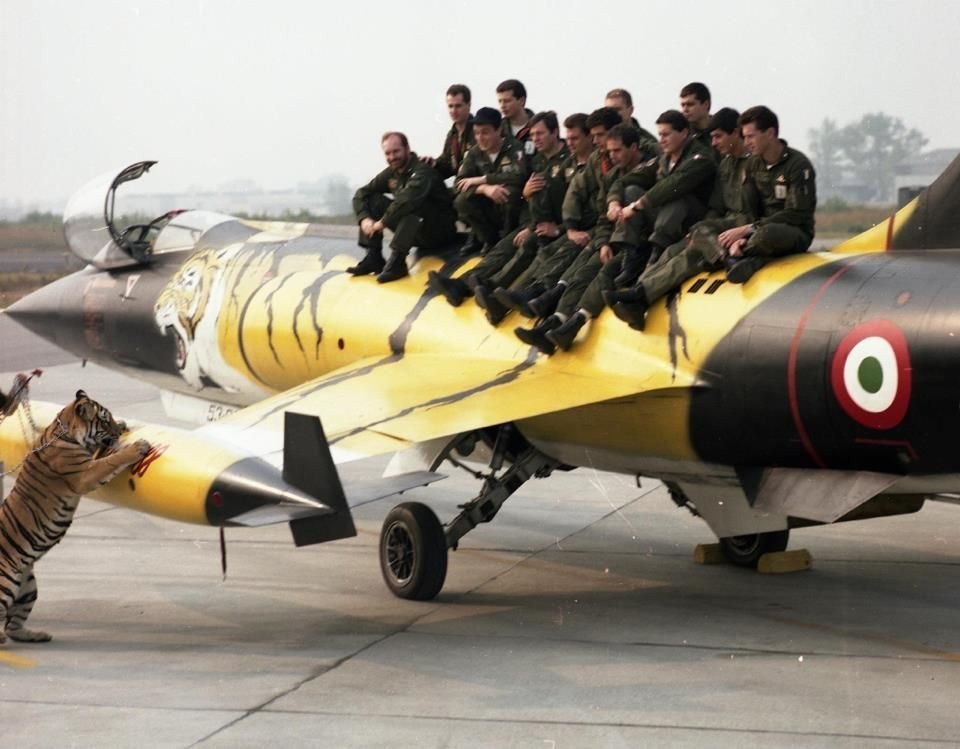 assoaeroarma's tweet photo. Il #velivolo della settimana: #caccia #Lockheed F-104 #Starfighter, lo "#spillone", con versione italiana #Aeritalia F-104S del 21º Gruppo #Tigre del 53º Stormo #AeronauticaMilitare di #Cameri
Altre info sul nostro sito #AAA #AviatoridItalia⤵️
https://t.co/SqahmIZHVD
#F104 #F104S https://t.co/GOV6ZiUHK3