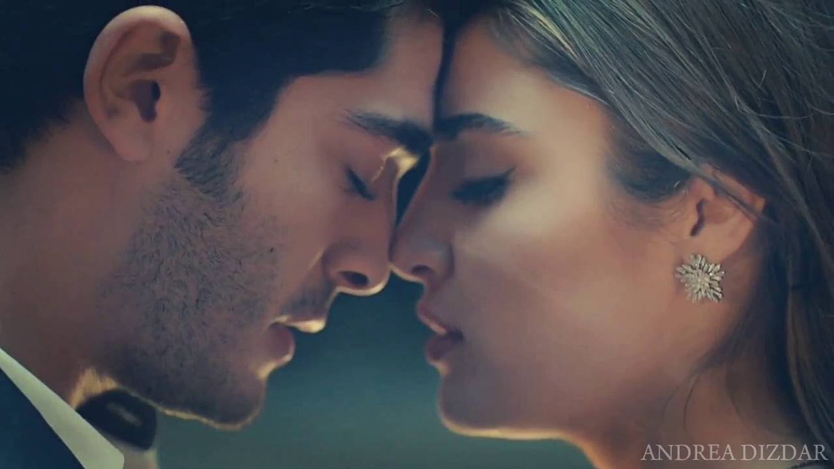 RecordingWords's tweet photo. Hoy martes a las 16,45h en @divinity_es un nuevo capítulo de "HAYAT. AMOR SIN PALABRAS", serie doblada y mezclada en castellano en RECORDING WORDS

#HayatDivinity22J
#HandeErcel #BurakDeniz @eldoblajecom @doblajeandaluz @Turcas_Es @informacion_st @SeriesTurcas @telenovelas_esp https://t.co/4XUsyF7jzH