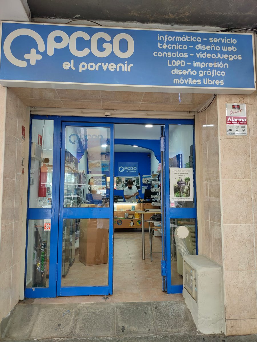 FAELactualidad's tweet photo. 🤝 Más #ECOTiendasFAEL #TiendasdeAQUÍ a la red de #ECOpuntos de #RAEE- #PAE
➡️ En este caso se ha entregado un nuevo contenedor a PCGO El Porvenir en Sevilla.
#comercilocal #economiacircular #comprayrecicla https://t.co/inMetGQSAT