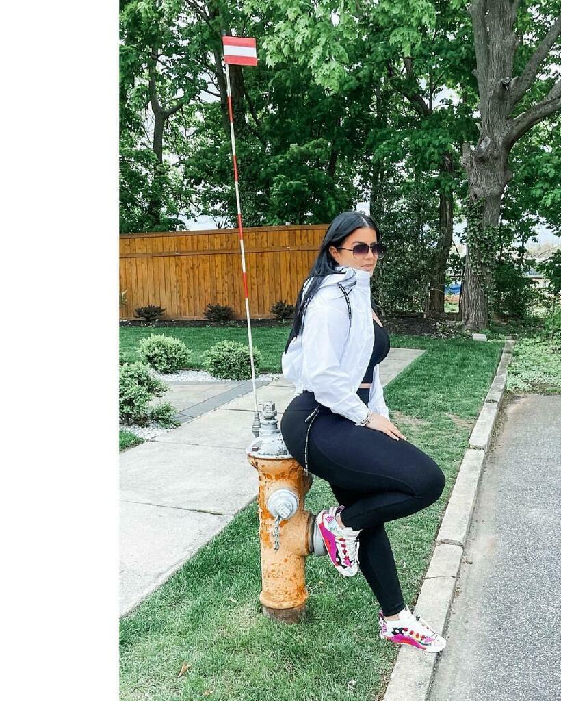 buys_n's tweet photo. photo credit @dioni_maria
I’m not a regular Mom, I’m a COOL MOM 🤍 .
.
.
.
.
.
.
.
.
.
.
.
.
.
.
#ootd #longisland #strongisland #newyork #familytime #familyfirst #latina #bossmom #momfashionblogger #latinmom #momboss #discoverunder20k #home #homedec… https://t.co/LEmBgPiXzR https://t.co/efQz8jKNO8