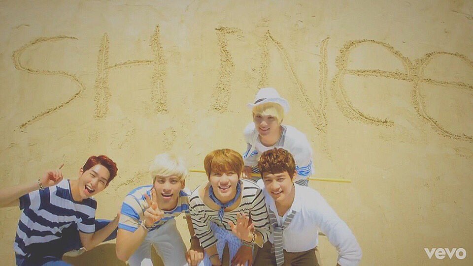 minoutshine's tweet photo. ✨🎊일본데뷔　축하해.🎊✨ https://t.co/vPaFlbG1cu