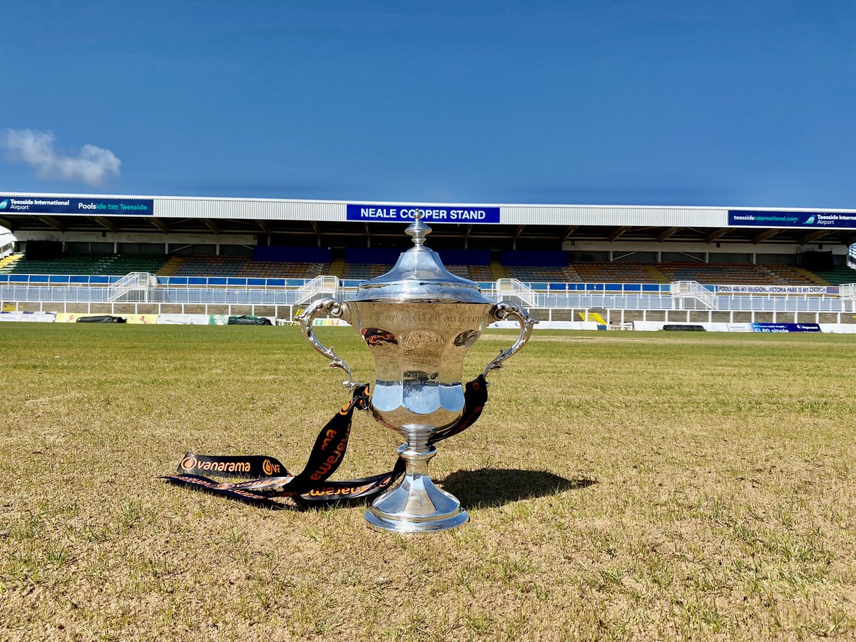 Official_HUFC's tweet photo. It’s home and it’s beautiful🏆💙 https://t.co/Q8c44lVgyT