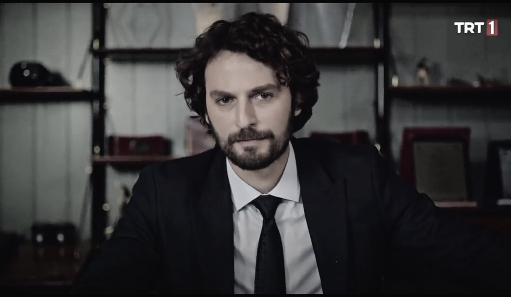 sakteam_'s tweet photo. "Bir başka dünyanın insanısın yavrucağım
Sen kendi dünyanın toprağında büyüyorsun"
#MasumlarApartmanı
#HanCi 💔 https://t.co/5c7xggzWCZ