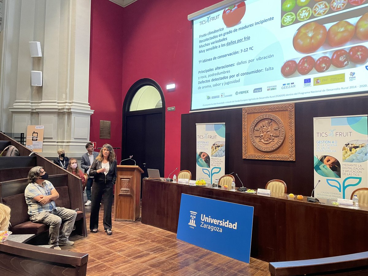 tics4fruit's tweet photo. Mª Eugenia Venturini de @unizar nos muestra la tolerancia de las #frutas objeto de estudio (#tomate #frutahueso #piña #arandanos) y de cómo han realizado la validación de las #tics desarrolladas en campo y en central. https://t.co/G5oEZc6kOm