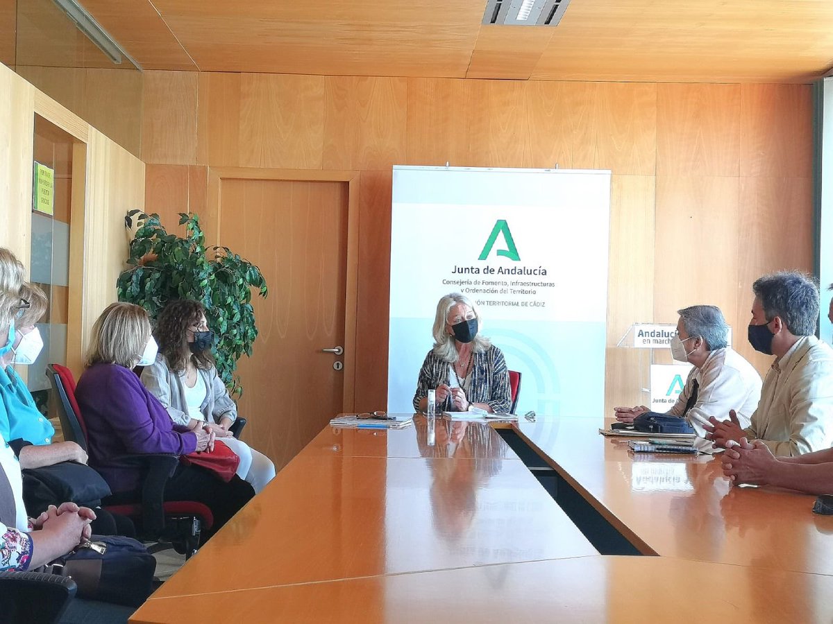 AntonioSaldanaM's tweet photo. LA CONSTANCIA SIGUE AVANZANDO
Nuevo encuentro con la Delegada de Vivienda para avanzar en la rehabilitación de La Constancia y q los vecinos sepan de primera mano cómo va el proceso.
Con el PP en La Junta la finalización de toda la rehabilitación será una realidad.
#ppcumple https://t.co/LRGoajQJB8