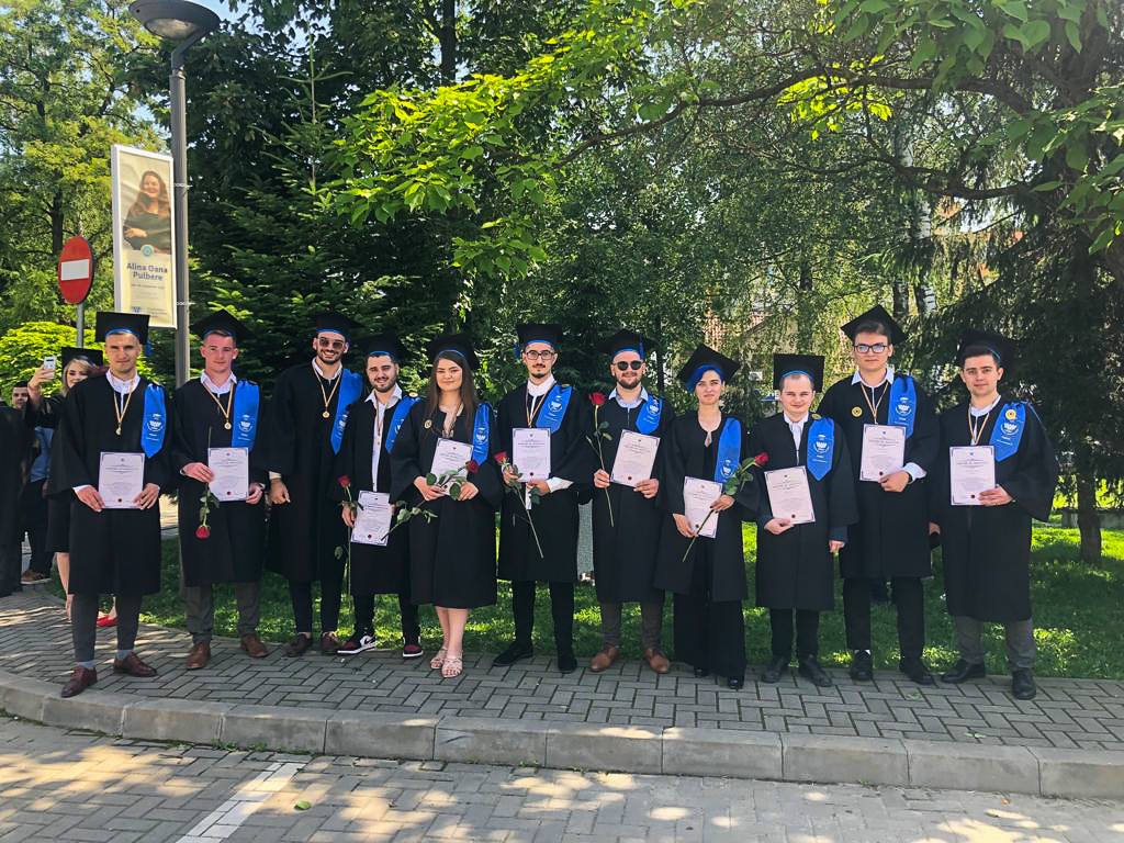 assistsoftware's tweet photo. 🎓We are happy to share the excitement of the #graduation day with our colleagues!🎉Well done, everyone!

👏 Congratulations on this important milestone to the entire class of 2021 from the Faculty of Computer Sciences in Suceava!

#graduationday #computersciences #Suceava https://t.co/DvNBbQjmav