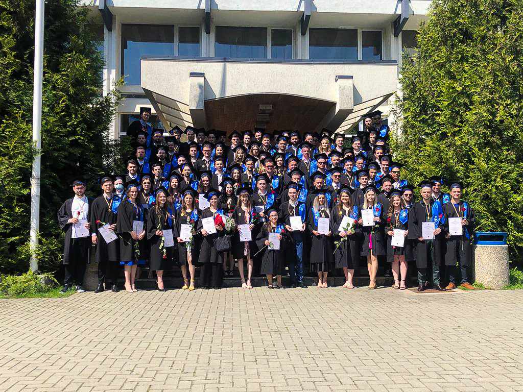 assistsoftware's tweet photo. 🎓We are happy to share the excitement of the #graduation day with our colleagues!🎉Well done, everyone!

👏 Congratulations on this important milestone to the entire class of 2021 from the Faculty of Computer Sciences in Suceava!

#graduationday #computersciences #Suceava https://t.co/DvNBbQjmav