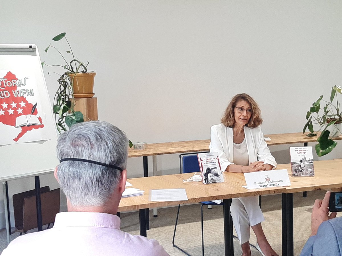 Isabel Albella nos narra su vinculación desde niña con el Camino de Santiago,  sus libros y su  proyecto de #UnirCaminos #Encuentroescritores #Libros #literatura #TheShedCo #BookyBeer